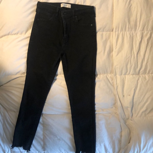 Abercrombie & Fitch size 28/6 black super skinny high rise ankle Jean - Picture 1 of 4